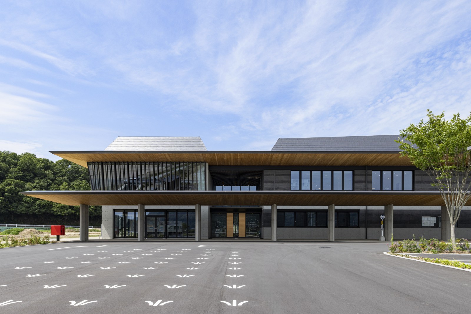 美作市役所｜庁舎｜岡山県美作市の建築写真